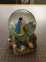 1990s Vintage Disney  Snow White & The Seven Dwaves Musical Snowglobe US Seller