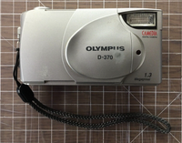 Olympus D-370 Camedia 1.3MP Digital Camera - W/ 2 x 16MB Memory Cards - Tested